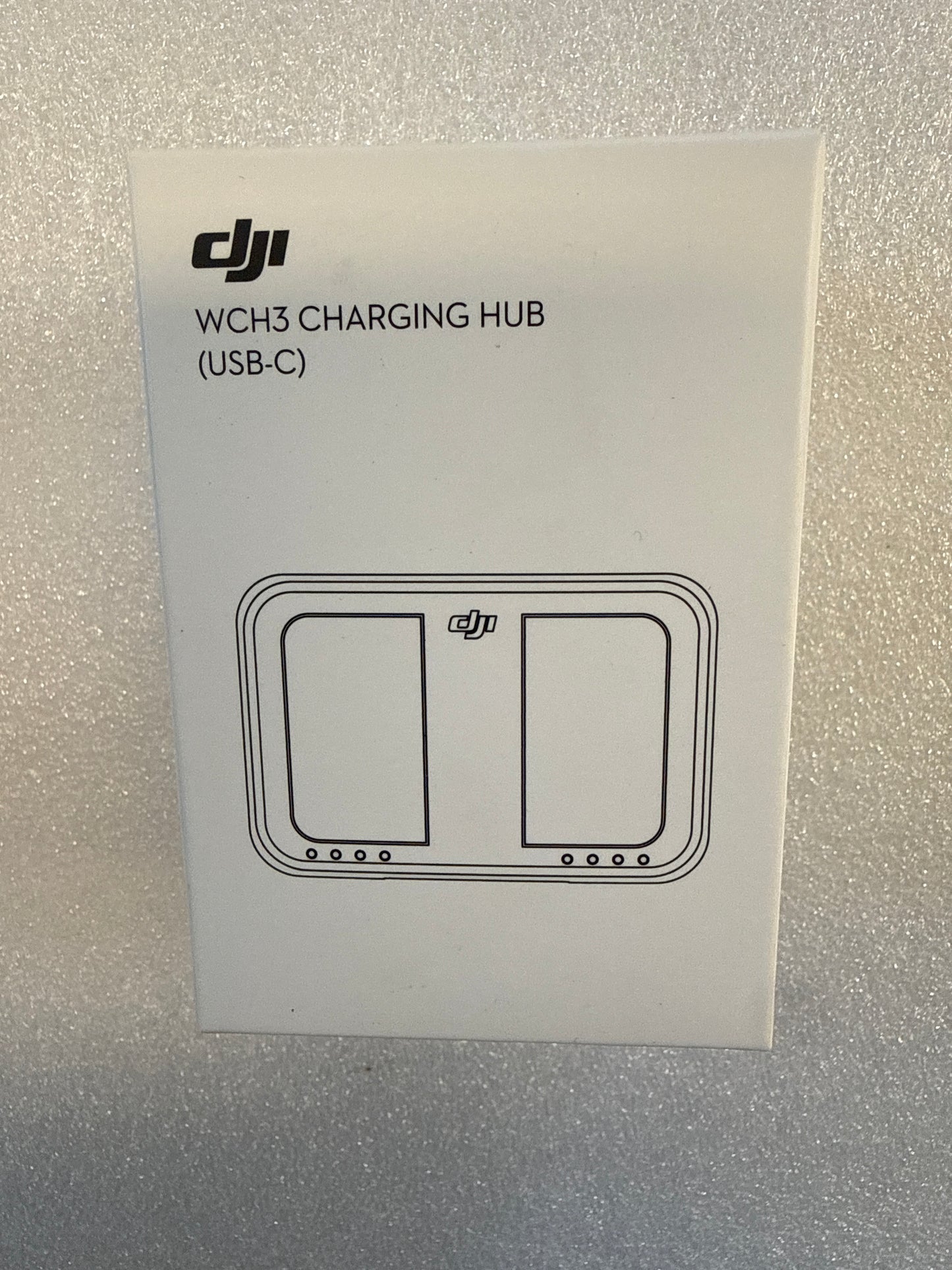 WB37 Charging Hub USB-C Remote Battery