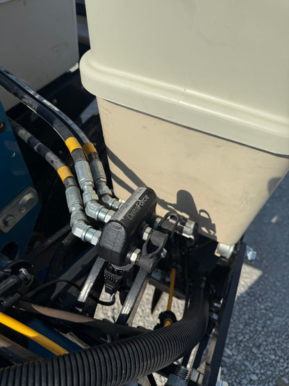 Kinze 3200 Wing Fold 12 Row Planter