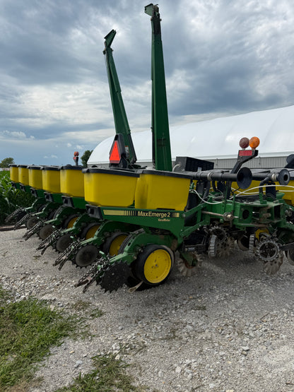 John Deere 7200 - 12 Row