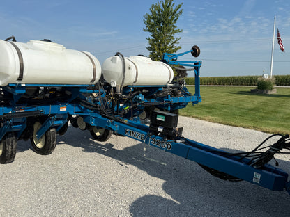 Kinze 3200 Wing Fold 12 Row Planter