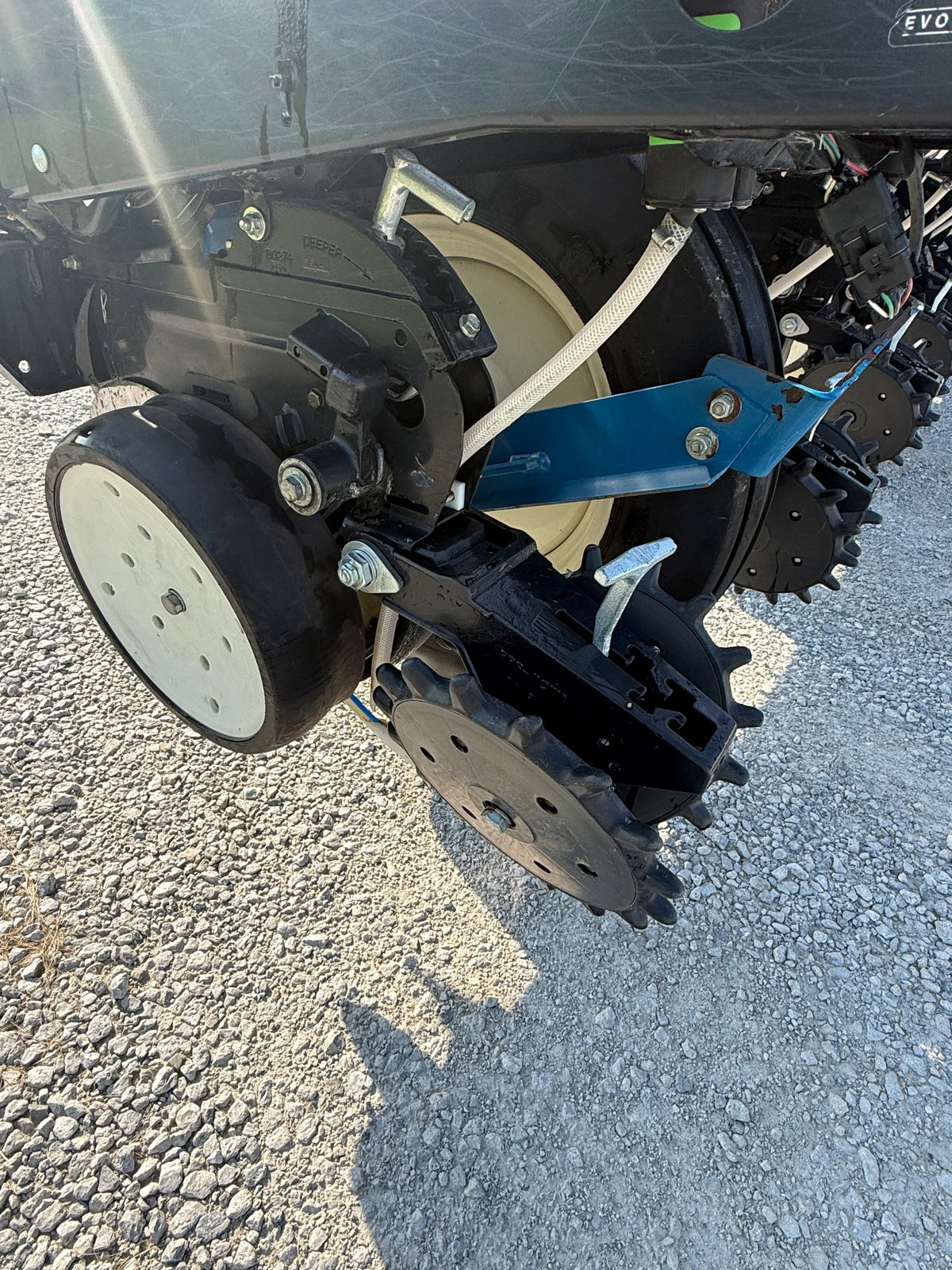 Kinze 3200 Wing Fold 12 Row Planter