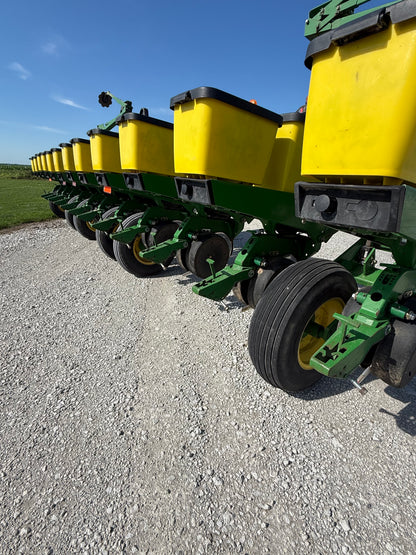 John Deere 1760 - 12 Row