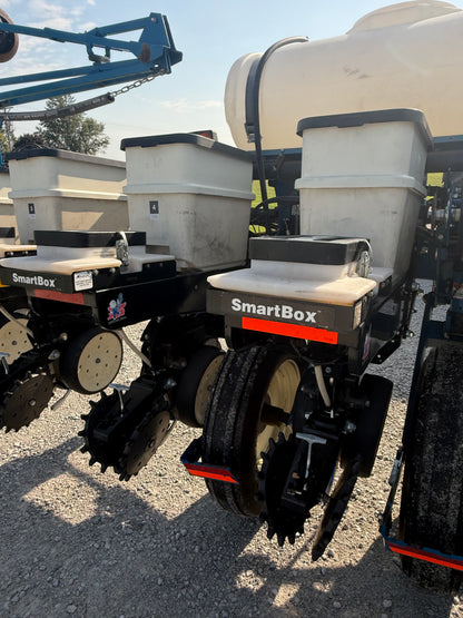 Kinze 3200 Wing Fold 12 Row Planter