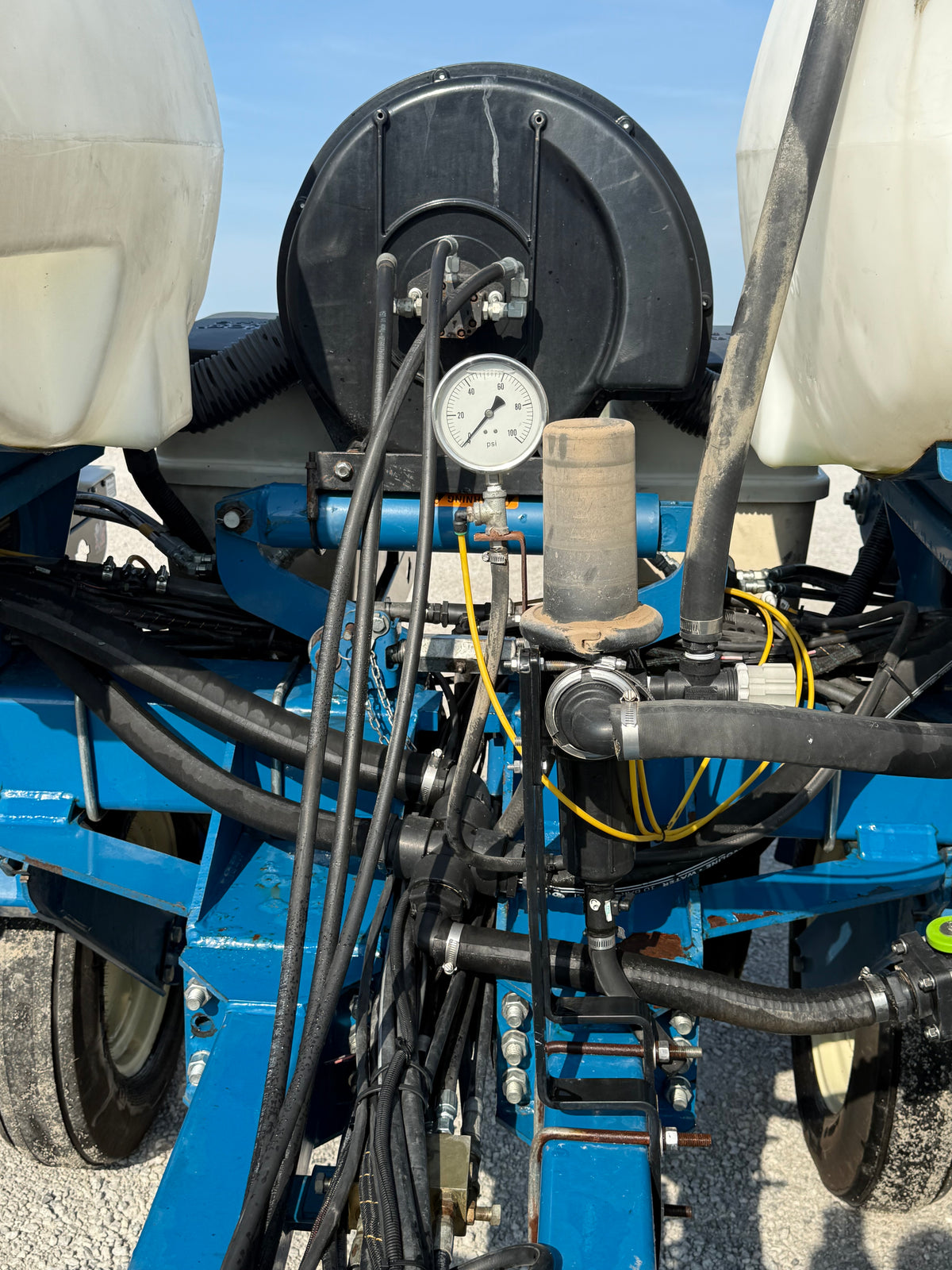 Kinze 3200 Wing Fold 12 Row Planter