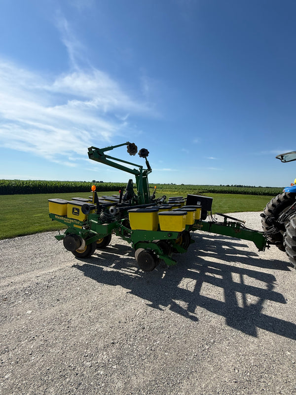 John Deere 1760 - 12 Row