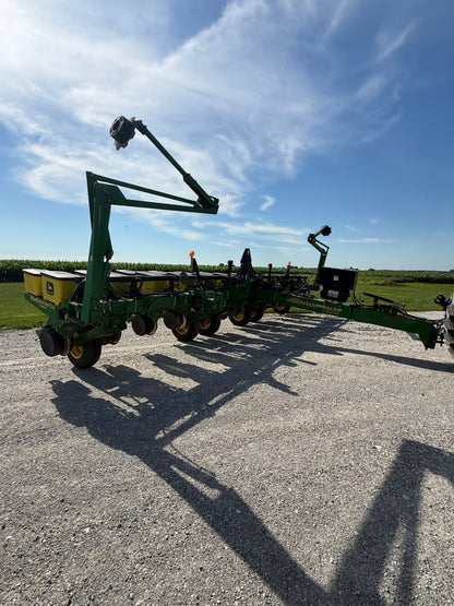 John Deere 1760 - 12 Row