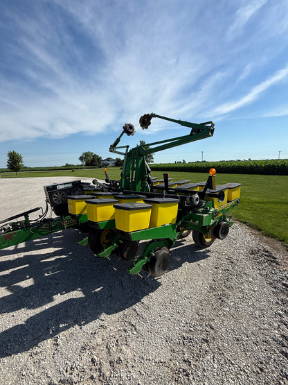 John Deere 1760 - 12 Row