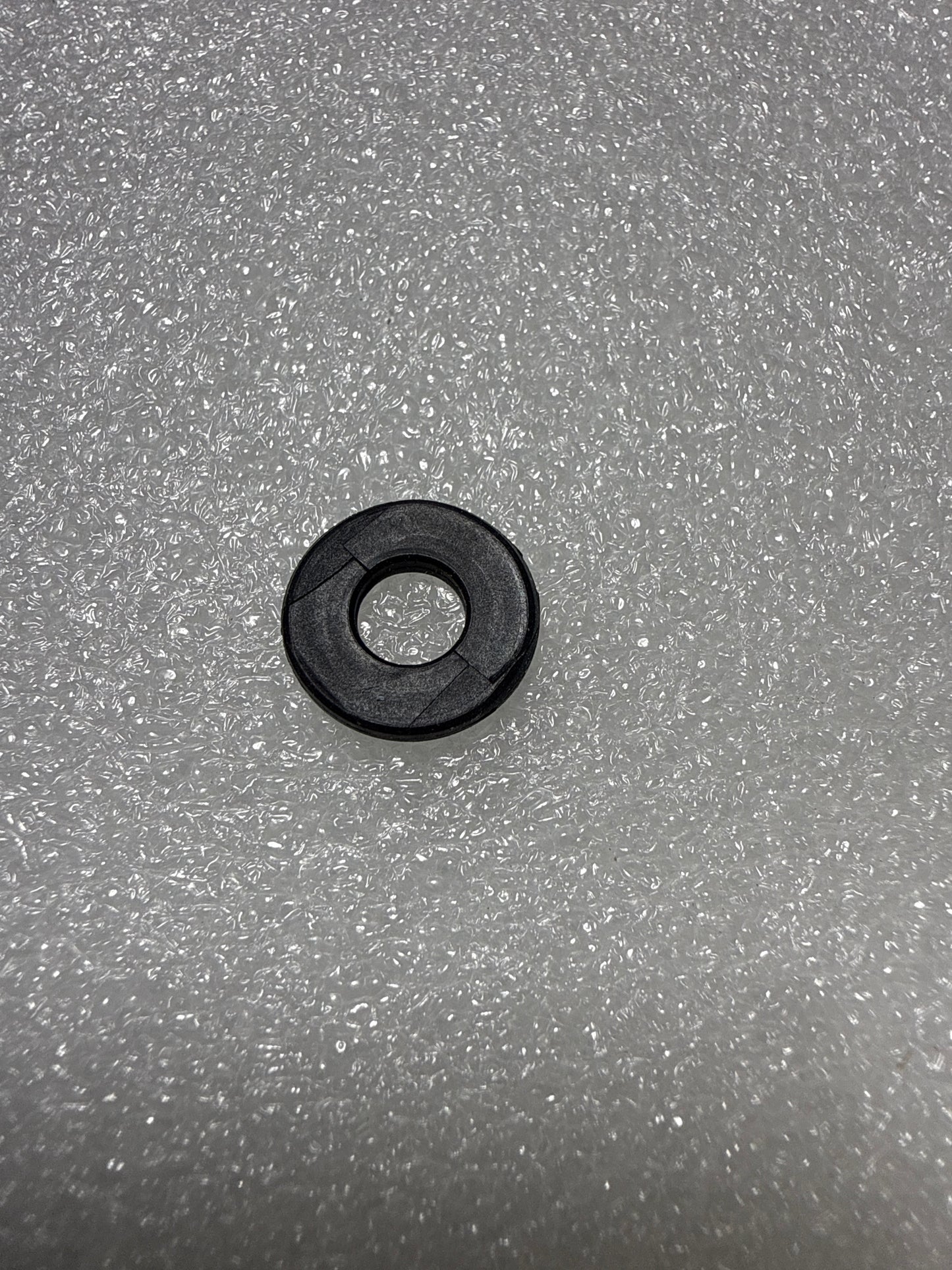 Liquid level gauge base sealing ring