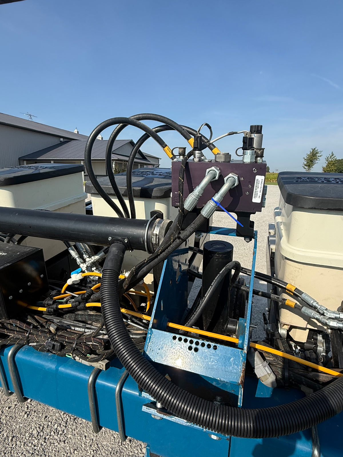 Kinze 3200 Wing Fold 12 Row Planter