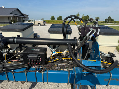 Kinze 3200 Wing Fold 12 Row Planter