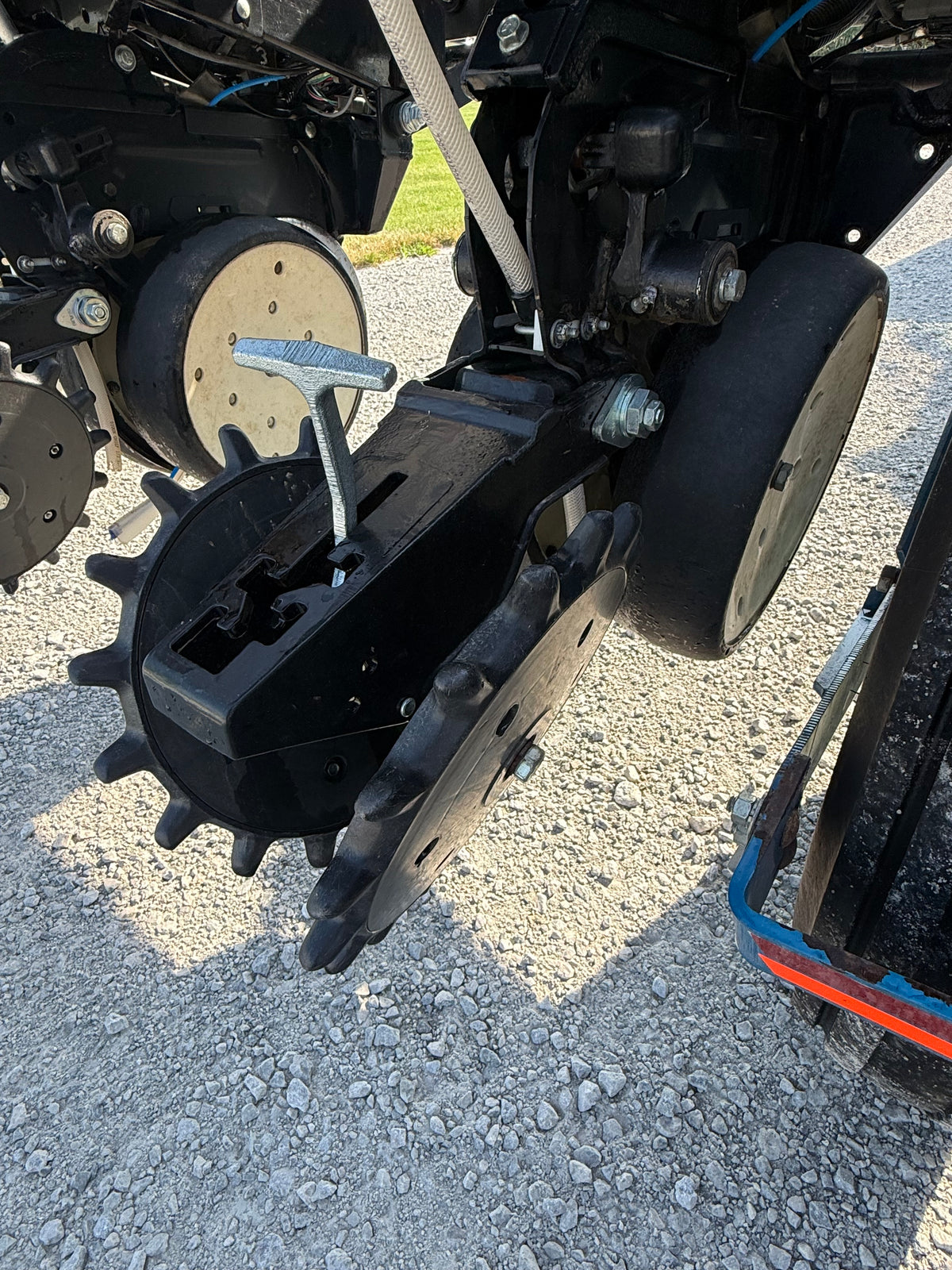 Kinze 3200 Wing Fold 12 Row Planter
